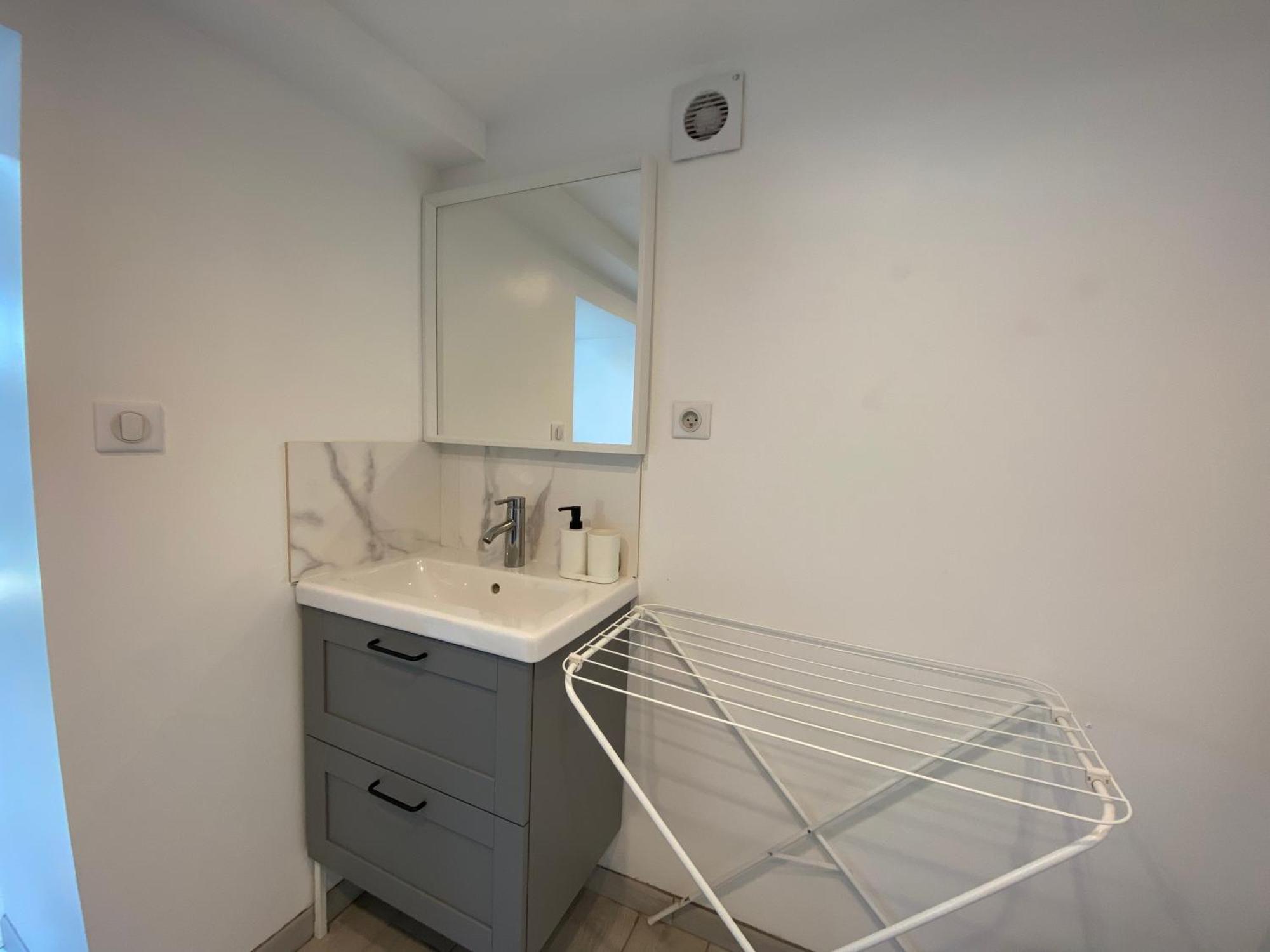 Appartement paisible proche centre ville Bron Extérieur photo